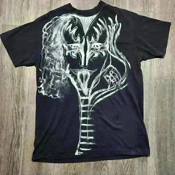 Vintage 90s Goth style  hand-painted Gene Simmons from Kiss rock band t-shirt - Picture 9 of 14